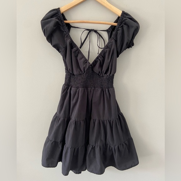 Ardene Open Tie Back Bustier Puff Sleeve Tiered Hem Black Mini Dress - Picture 4 of 4
